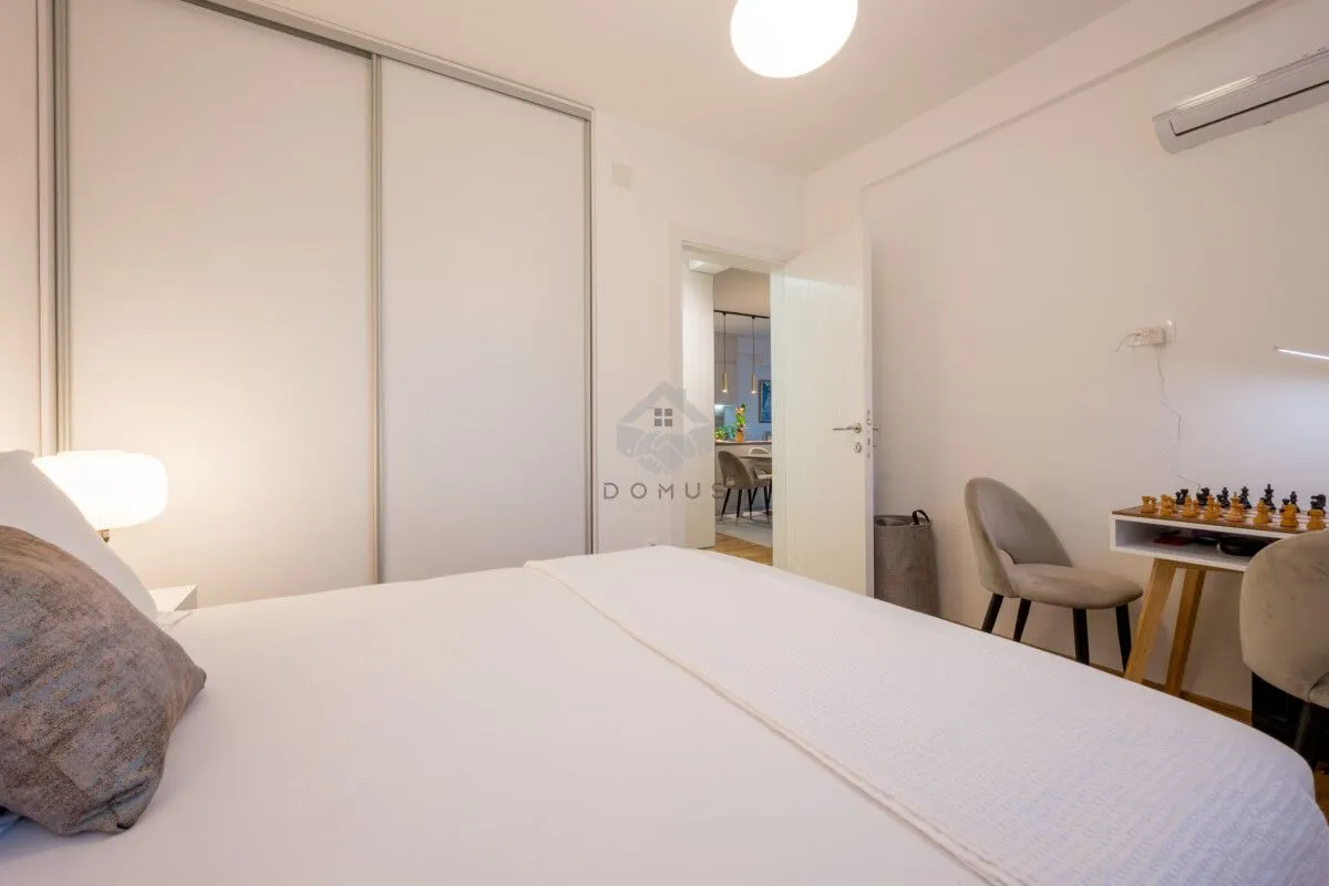 Prodaja, dvosoban stan, 63m², Tivat, Crna Gora