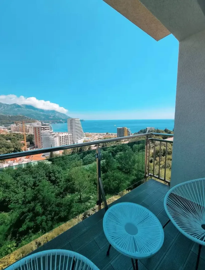 Rent, two bedroom apartment, 85m², Bečići, Budva