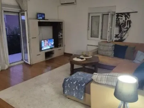 Rent, two bedroom apartment, 100m², Marići, Tivat - image 11