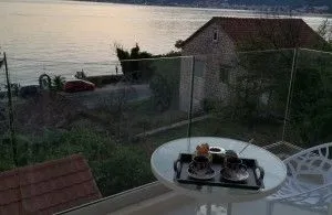 Izdavanje, jednosoban stan, 42m², Donja Lastva, Tivat