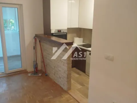 Daily-rent, three bedroom apartment, 92m², Banatić, Novi Sad Sve Podlokacije - image 8