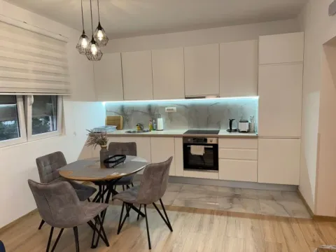 Izdavanje, jednosoban stan, 51m², Seljanovo, Tivat - image 11