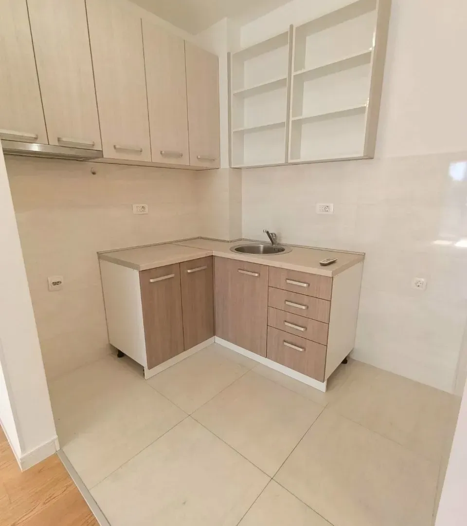 Prodaja, jednosoban stan, 40m², Central Point, Podgorica