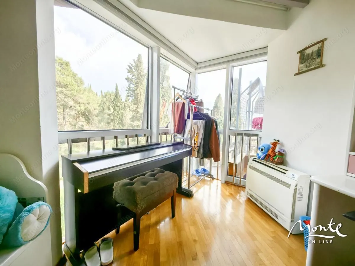Prodaja, trosoban stan, 196m², Podgorica, Crna Gora