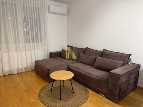 Izdavanje, dvosoban stan, 45m², Novi Sad, Srbija - image 1