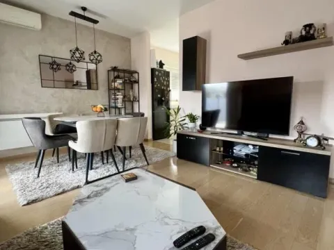 Prodaja, stan, 53m², City Kvart, Podgorica - image 2