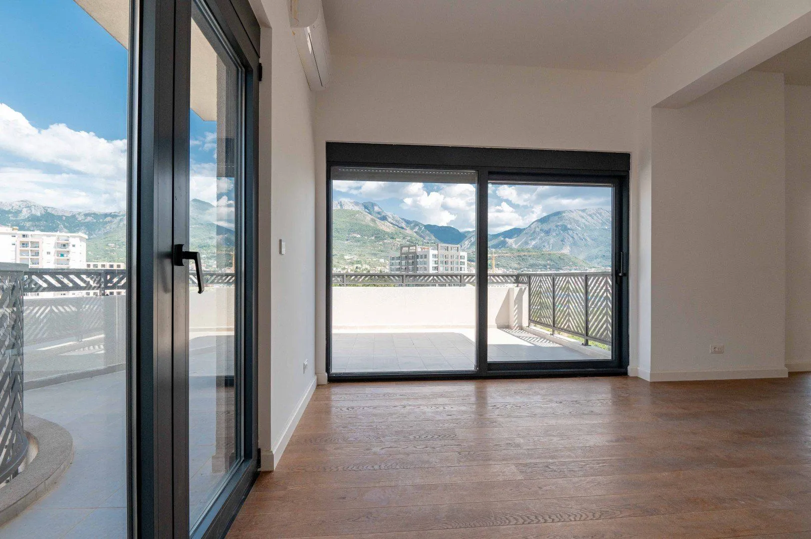 Sale, three bedroom apartment, 120m², Centar, Bar
