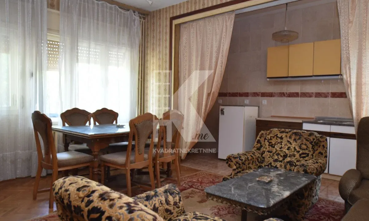 Prodaja, kuća, 240m², Dahna, Podgorica