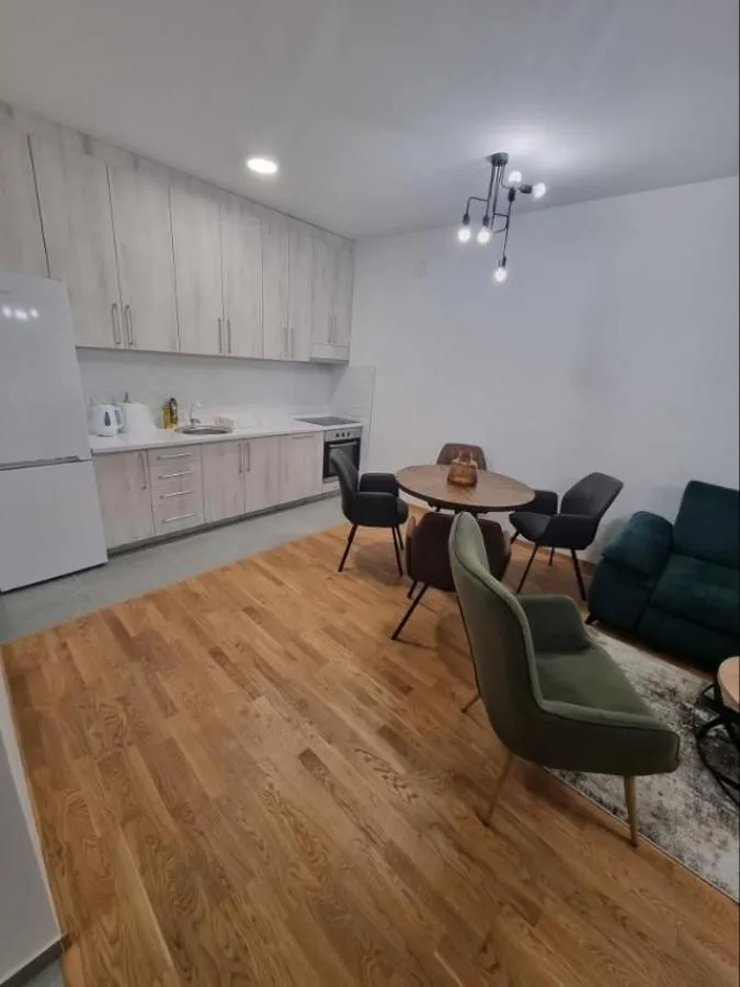Izdavanje, dvosoban stan, 57m², Bulevar Evrope, Novi Sad Sve Podlokacije