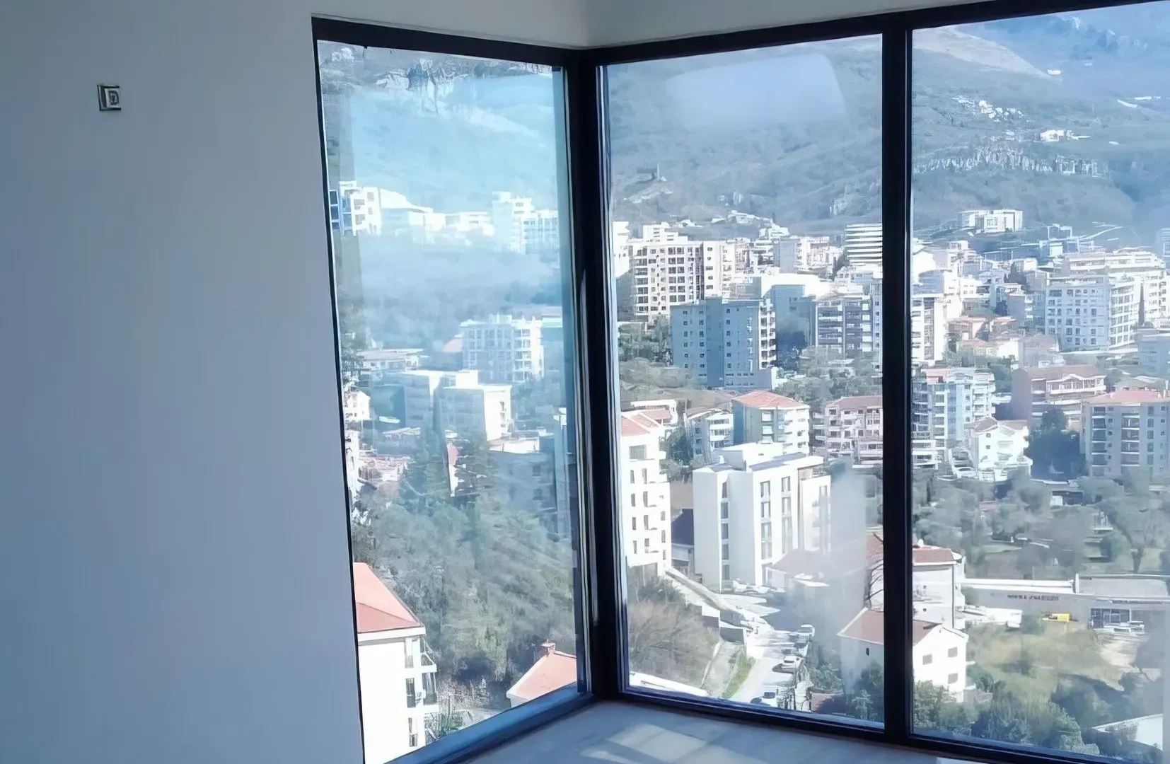Prodaja, trosoban stan, 90m², Bečići, Budva