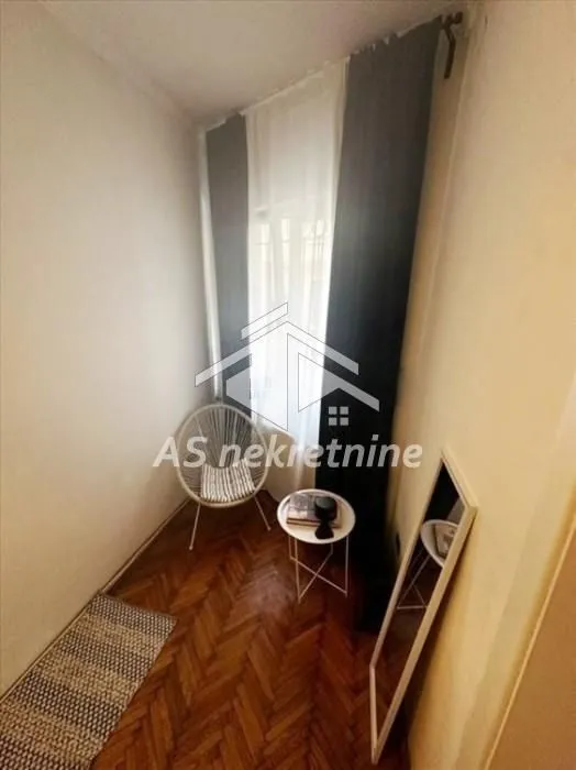 Izdavanje, stan, 40m², Kosančićev Venac, Beograd