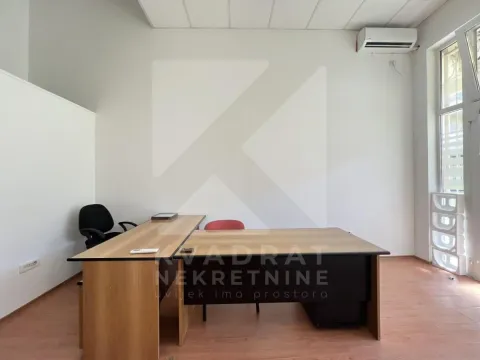Izdavanje, poslovni prostor, 28m², Stari Aerodrom, Podgorica - image 4