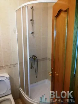 Rent, four bedroom apartment, 150m², Podgorica, Crna Gora - image 3