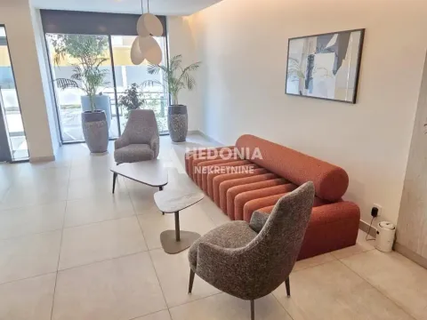 Prodaja, dvosoban stan, 55m², Savski Venac, Beograd - image 8