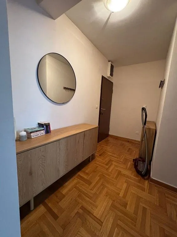 Izdavanje, jednosoban stan, 54m², Vezirov Most, Podgorica