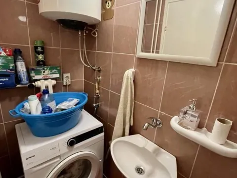 Sale, three bedroom apartment, 77m², Dom zdravlja, Niš - image 11