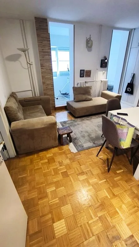 Izdavanje, dvosoban stan, 43m², Banovo Brdo, Beograd