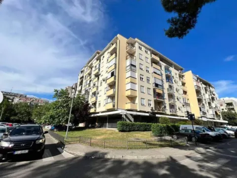 Prodaja, garsonjera, 24m², Blok 6, Podgorica - image 8