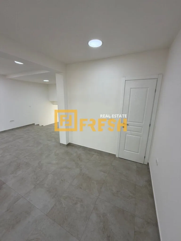 Sale, office space, 57m², Krivi Most, Podgorica