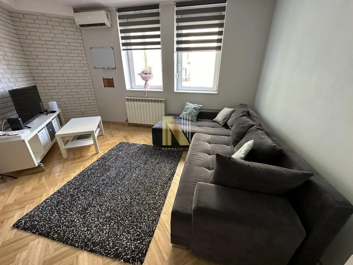 Izdavanje, jednosoban stan, 33m², Bulevar Evrope, Novi Sad Sve Podlokacije