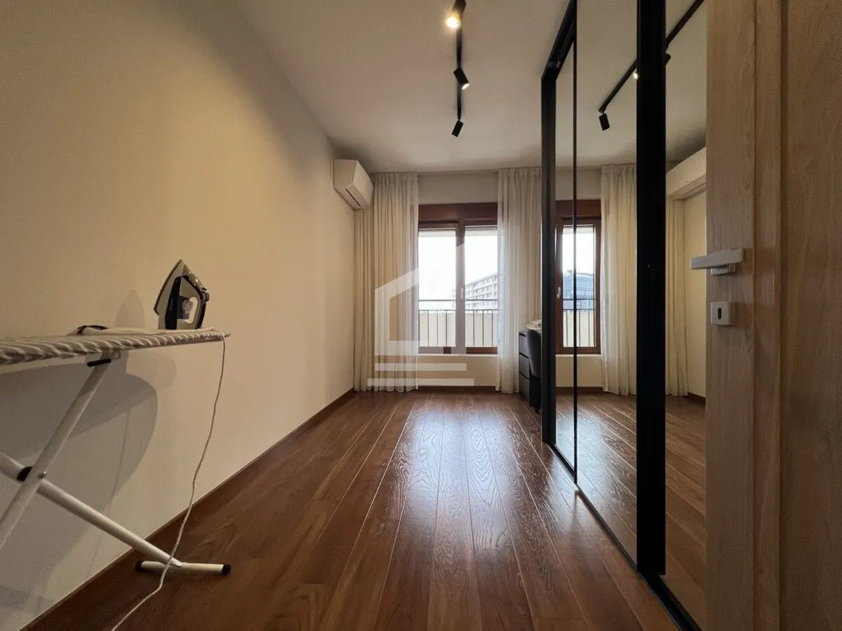 Izdavanje, trosoban stan, 96m², Master Kvart, Podgorica