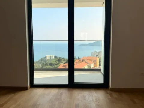 Sale, one bedroom apartment, 43m², Bečići, Budva - image 4