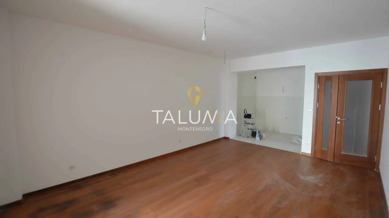 Prodaja, dvosoban stan, 69m², Momišići, Podgorica