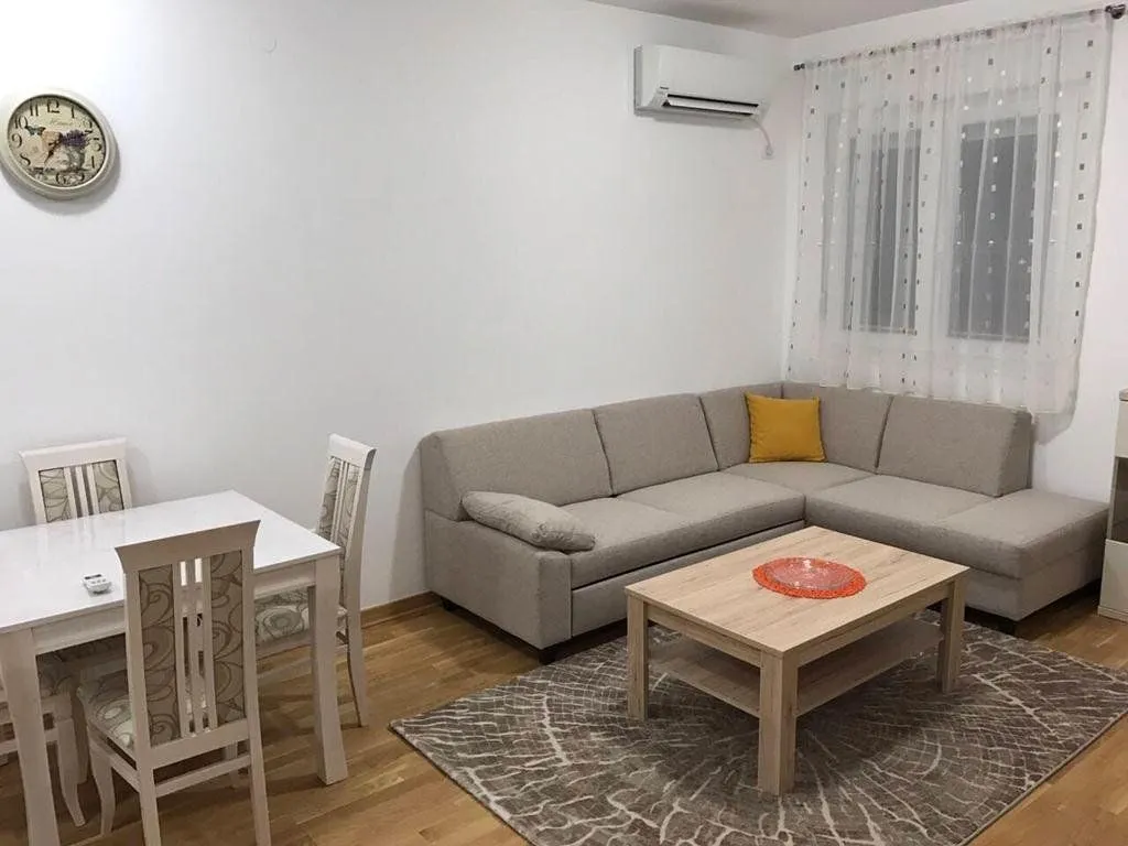 Izdavanje, jednosoban stan, 50m², City Kvart, Podgorica