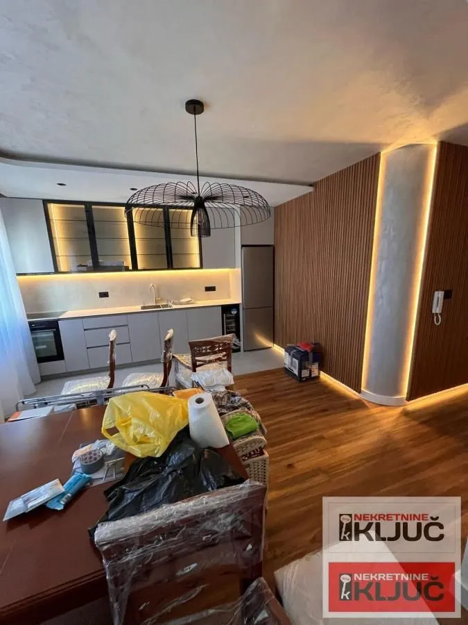 Prodaja, četvorosoban stan, 119m², Spens, Novi Sad Sve Podlokacije
