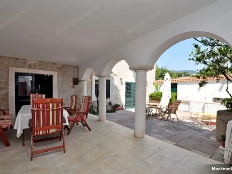 Prodaja, kuća, 500m², Herceg Novi, Crna Gora