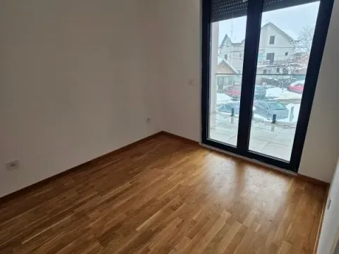 Prodaja, trosoban stan, 60m², Surčin (mesto), Surčin - image 7