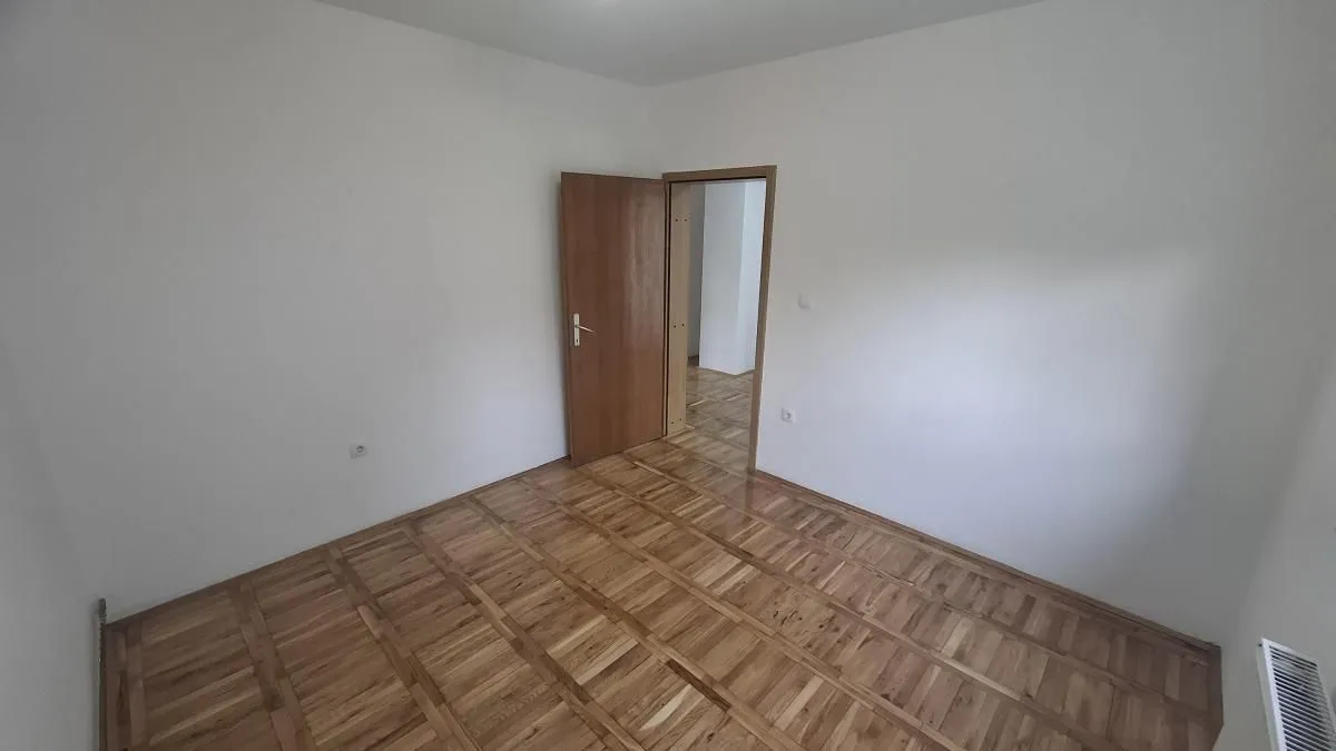 Izdavanje, trosoban stan, 100m², Veternička rampa, Novi Sad Sve Podlokacije