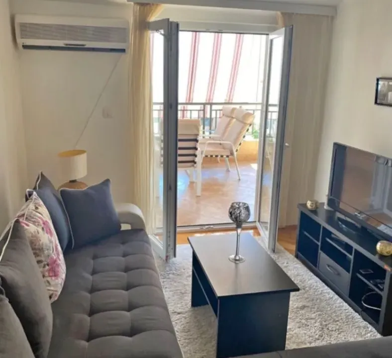 Izdavanje, dvosoban stan, 58m², Velji Vinogradi, Budva