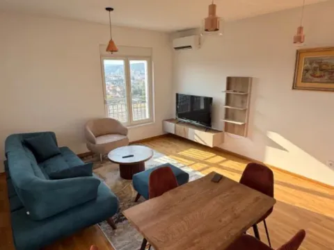 Izdavanje, dvosoban stan, 65m², Stari Aerodrom, Podgorica