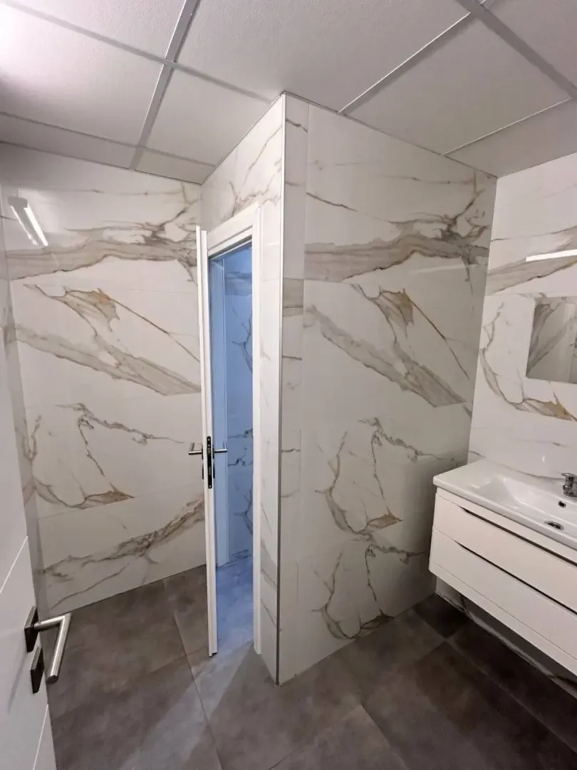 Izdavanje, poslovni prostor, 158m², Centar, Budva