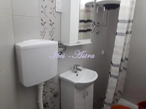 Izdavanje, trosoban stan, 70m², Stari Grad, Beograd - image 14