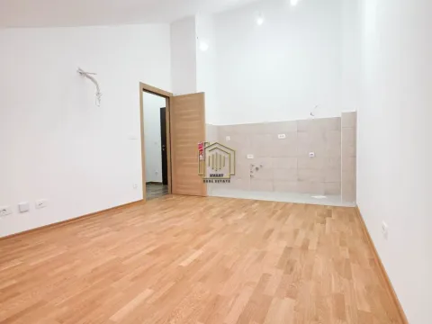 Prodaja, jednosoban stan, 40m², Stari Aerodrom, Podgorica - image 2