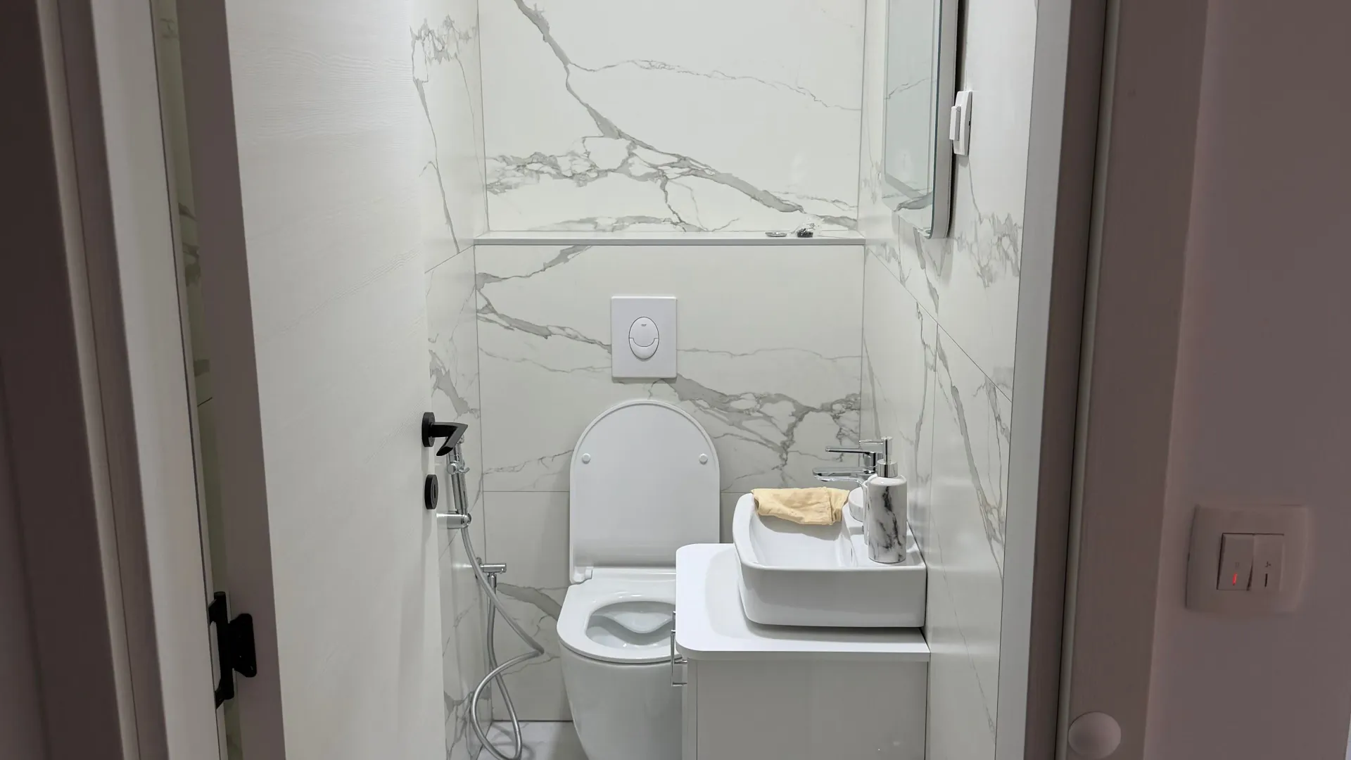 Izdavanje, dvosoban stan, 66m², Stari Aerodrom, Podgorica