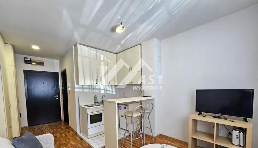 Izdavanje, stan, 21m², Detelinara, Novi Sad Sve Podlokacije