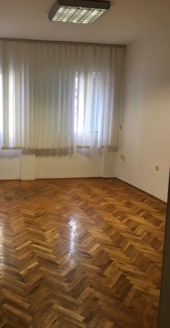 Izdavanje, jednosoban stan, 33m², Podgorica, Crna Gora