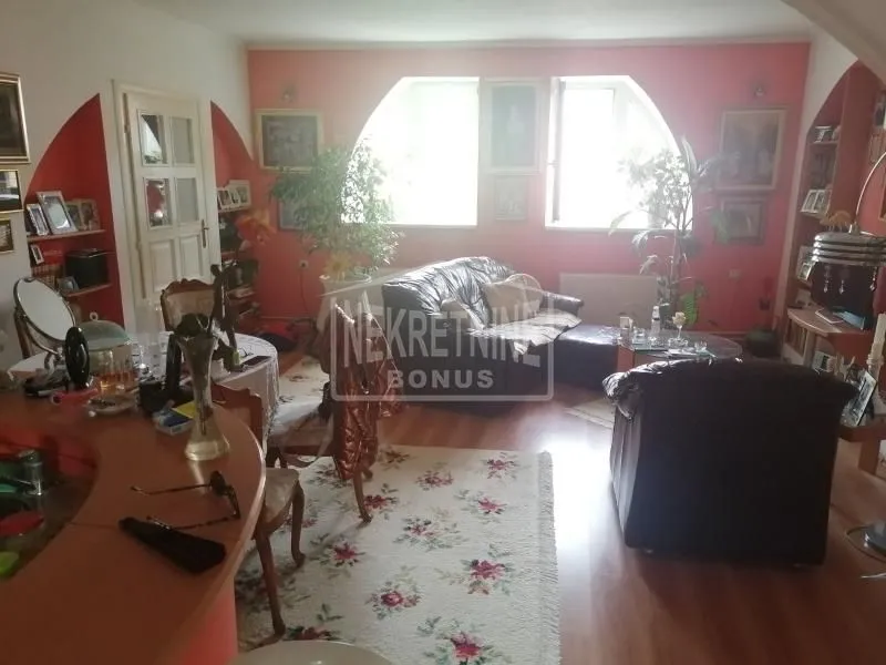 Prodaja, četvorosoban stan, 94m², Centar, Subotica