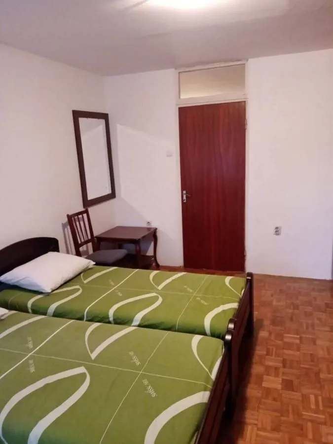 Izdavanje, dvosoban stan, 50m², Novi Beograd Blok 29, Novi Beograd Sve Podlokacije