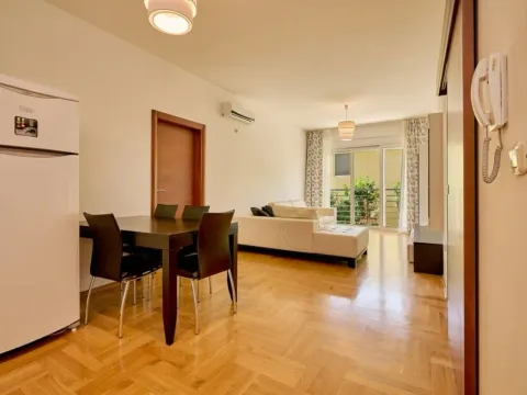 Sale, two bedroom apartment, 68m², Bečići, Budva - image 8