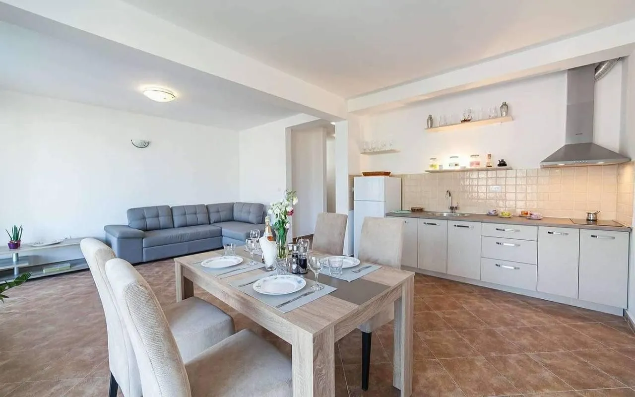 Prodaja, jednosoban stan, 61m², Kamenari, Herceg Novi