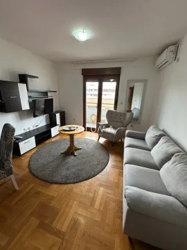 Living room with sofa, TV and access to the terrace. - image 2