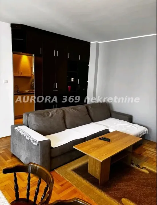 Izdavanje, trosoban stan, 85m², Detelinara, Novi Sad Sve Podlokacije