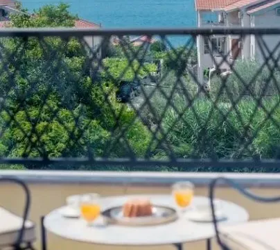 Izdavanje, jednosoban stan, 59m², Tivat, Crna Gora - image 12