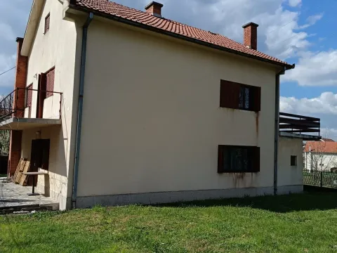 Sale, house, 300m², Sremčica, Beograd - image 4