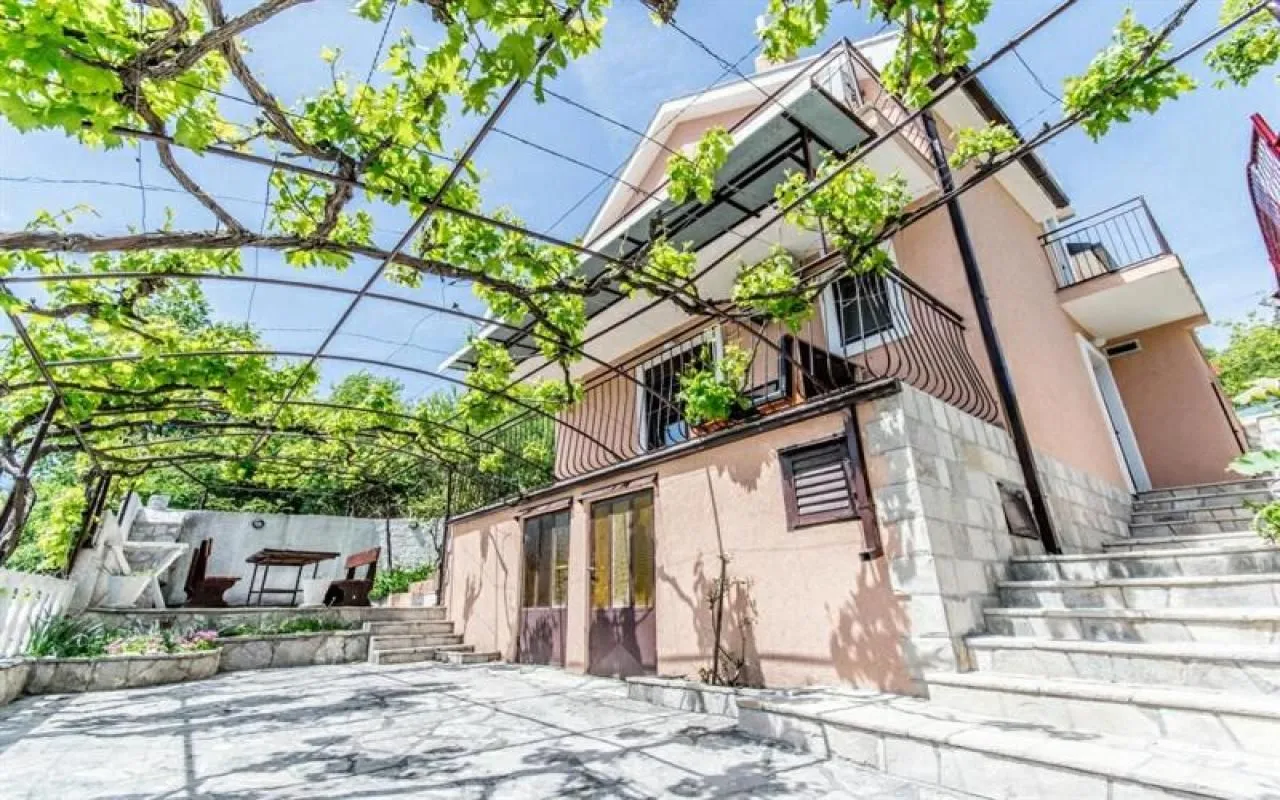 Prodaja, kuća, 100m², Mojdež, Herceg Novi