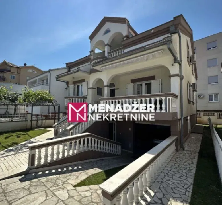 Prodaja, kuća, 350m², Momišići, Podgorica